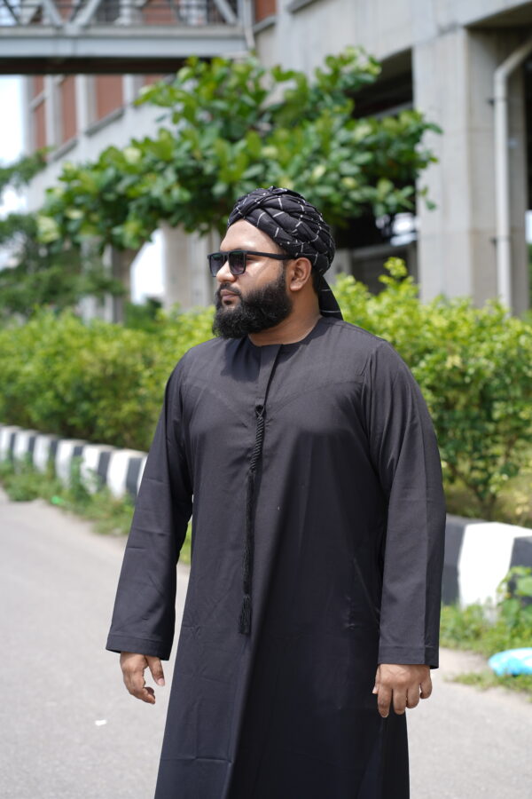 Omani Thobe - Black - Image 6