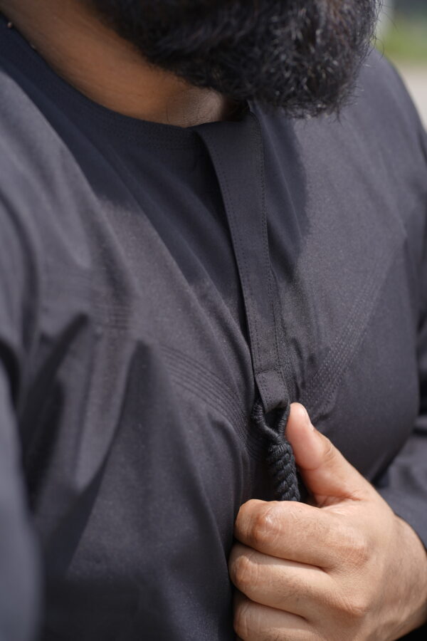 Omani Thobe - Black - Image 3