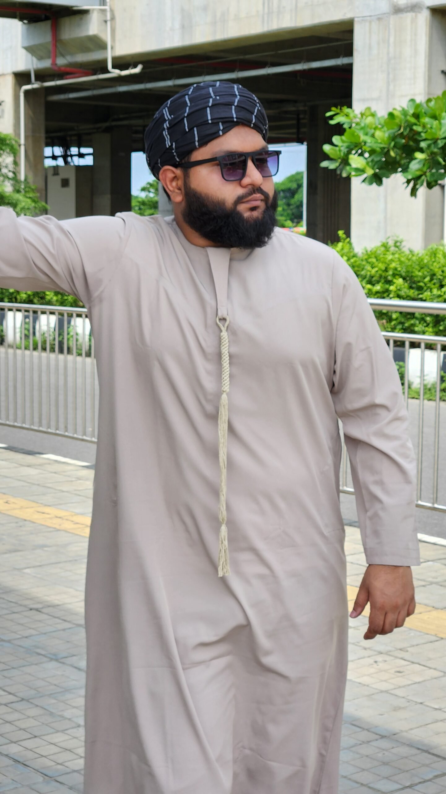 Zayyana Omani Thobe - Image 2